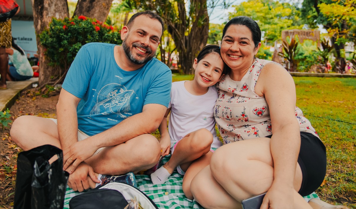 Luciana e Rômulo Bezerra e a filha Júlia